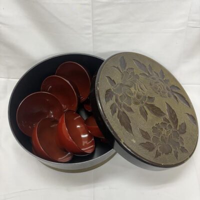 6客セットの、お椀をお譲り頂きました。