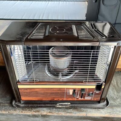 石油ストーブをお譲り頂きました。