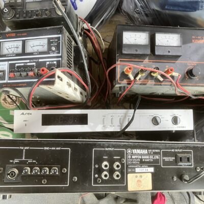 「DC-DCコンバーターとチューナー」をお買取りさせて頂きました。